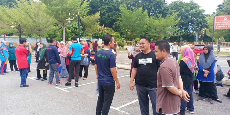 Latihan Kebakaran dan Demonstrasi Memadam Api