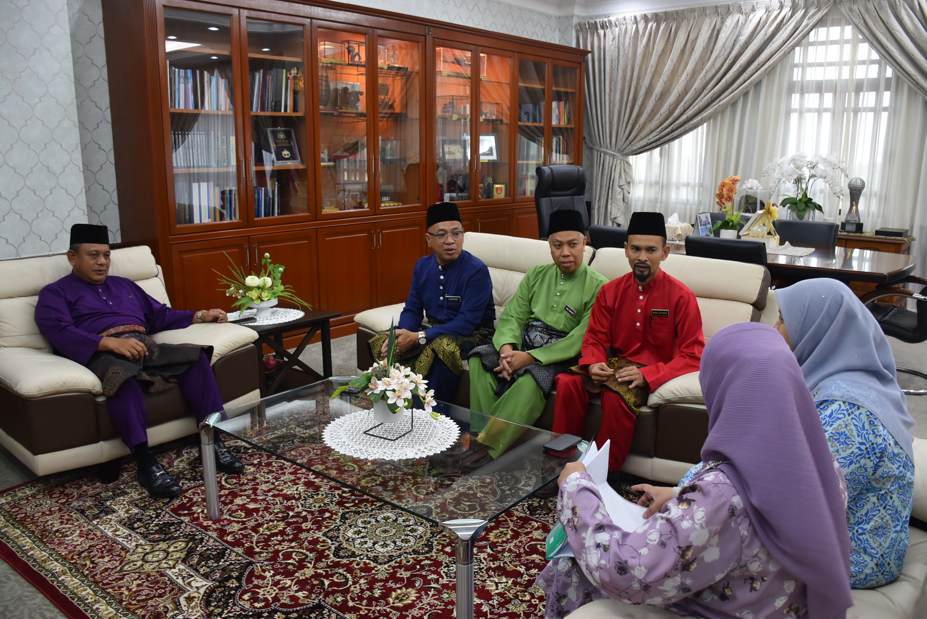 Kunjung Hormat KHS MSNM Ke Atas YB SUK Negeri Melaka