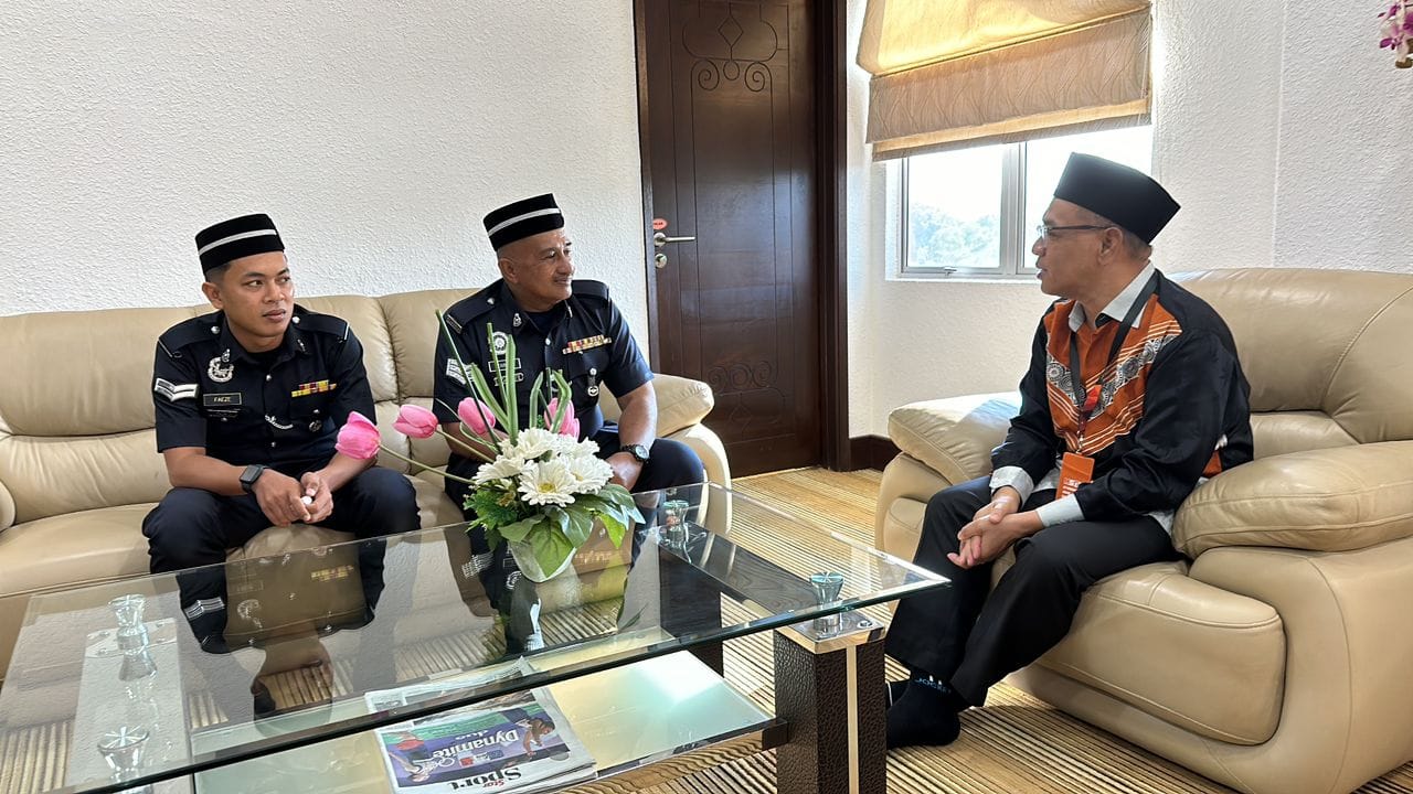 Sesi Kunjung Hormat Anggota Polis MSNM Kepada YAA KHS Negeri Melaka