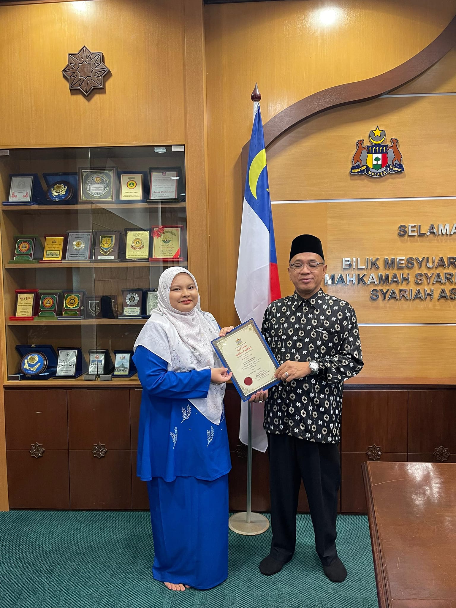 PELAJAR TAMAT LATIHAN PRAKTIKAL DI MAHKAMAH SYARIAH NEGERI MELAKA DIRAIKAN OLEH KHS MSNM