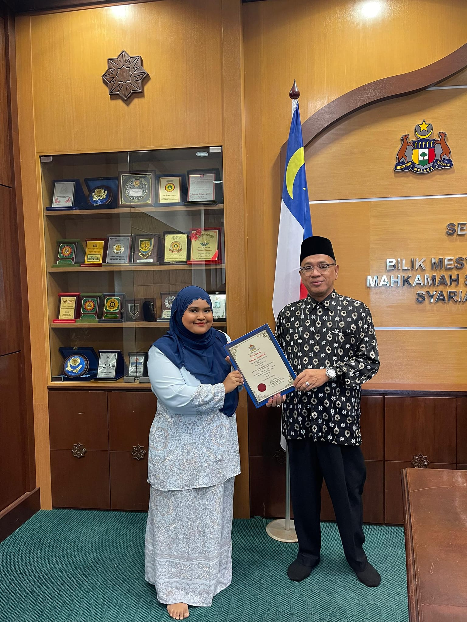 PELAJAR TAMAT LATIHAN PRAKTIKAL DI MAHKAMAH SYARIAH NEGERI MELAKA DIRAIKAN OLEH KHS MSNM