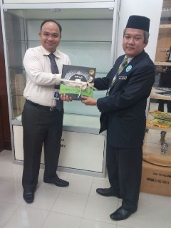 Lawatan Kerja Pegawai-Pegawai Mahkamah Persekutuan Putrajaya Bertujuan Melihat Pengurusan Rekod MSNM Lawatan Kerja Pegawai-Pegawai Mahkamah Persekutuan Putrajaya Bertujuan Melihat Pengurusan Rekod MSNM